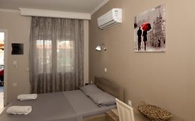 Tzamtzis Apartments
